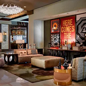 Renaissance Downtown Hotel