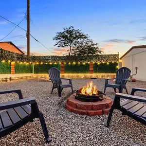 Retreat - With King Bed - 10 Min From Airp - Unit C Phoenix