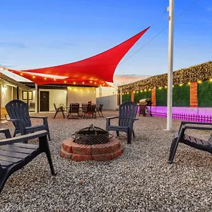 Retreat - 2 Bedroom With King-size Bed - 3 Smart Tvs - 10 Min From Airp - Unit A Phoenix